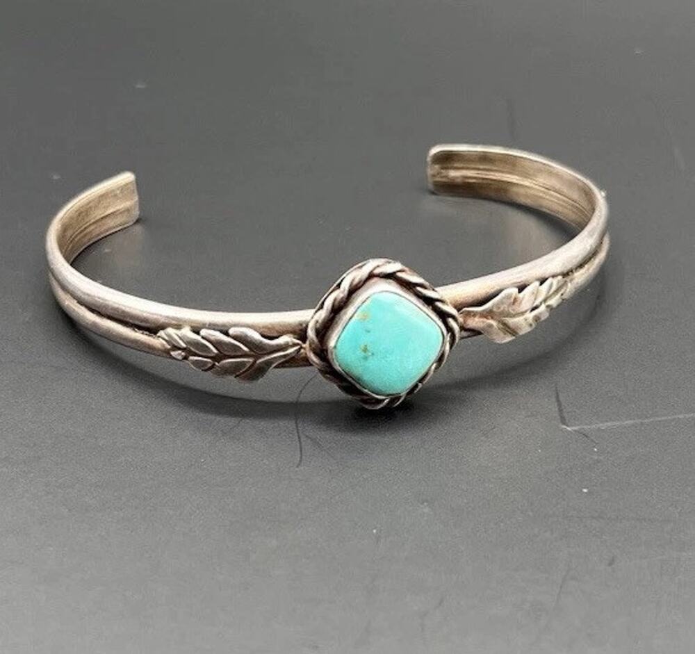 VTG Native American Sterling Silver Turquoise Cuff Bracelet Navajo Indian Small